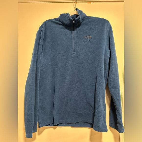 The North Face Mens Sz: M Dark Blue 1/4 Zip Lightweight Fleece Pullover Sweater. - Picture 1 of 12